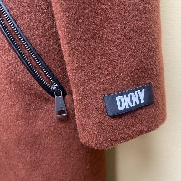 NWT XS Warm Brown DKNY Ladies Button-Up Outerwear/Coat with Zip Front Pockets - Picture 3 of 16